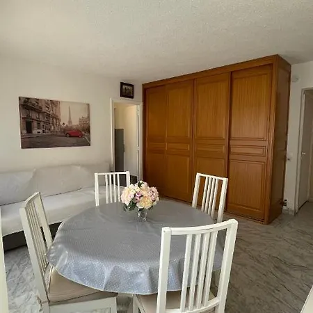 Juan Les Pins, T2 Cosy Et Confortable, Avec Parking En Sous-sol, Proche Plages Et Commerces Apartamento Antibes