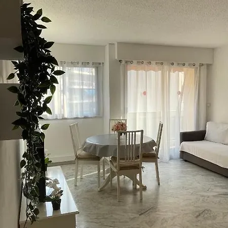 Apartamento Juan Les Pins, T2 Cosy Et Confortable, Avec Parking En Sous-sol, Proche Plages Et Commerces *