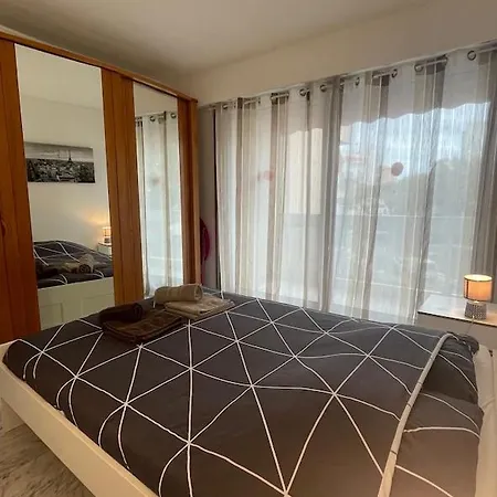 Διαμέρισμα Juan Les Pins, T2 Cosy Et Confortable, Avec Parking En Sous-sol, Proche Plages Et Commerces